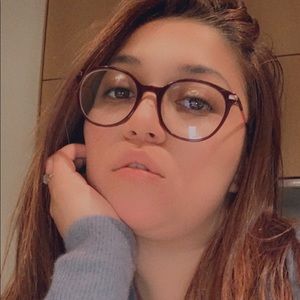 Meet your Posher, Estefani